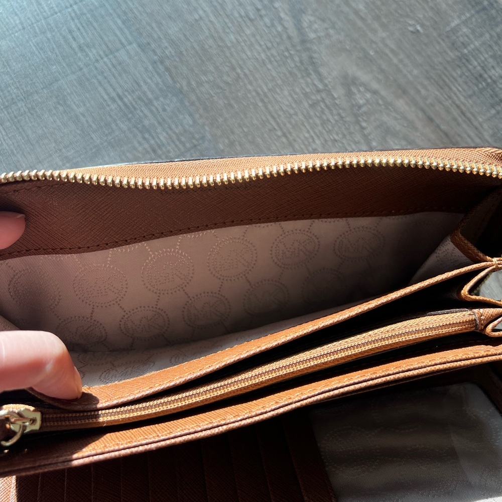 Michael Kors Wristlet - Picture 3 of 4